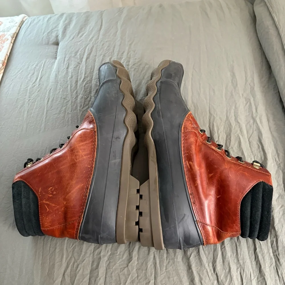 Sperry Avenue Leather Rubber Duck Boots. Size 13.